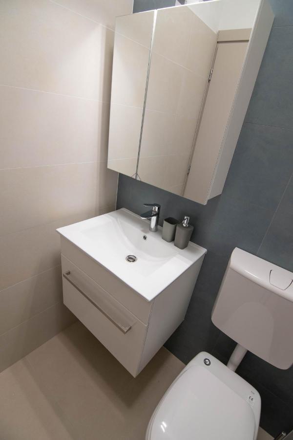 Luxury Apartment Faro With Sea View And Swimming Pool Premantura Exterior foto