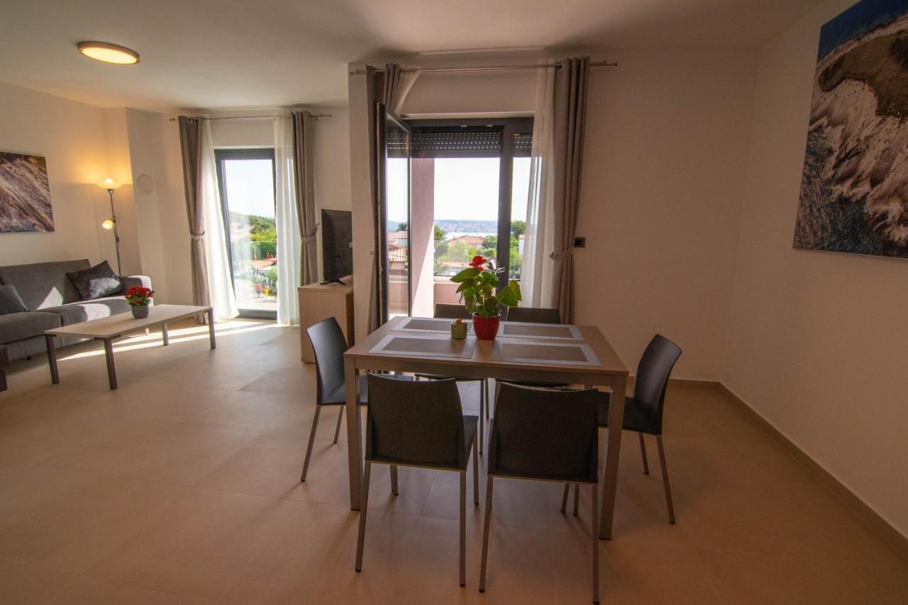 Luxury Apartment Faro With Sea View And Swimming Pool Premantura Exterior foto